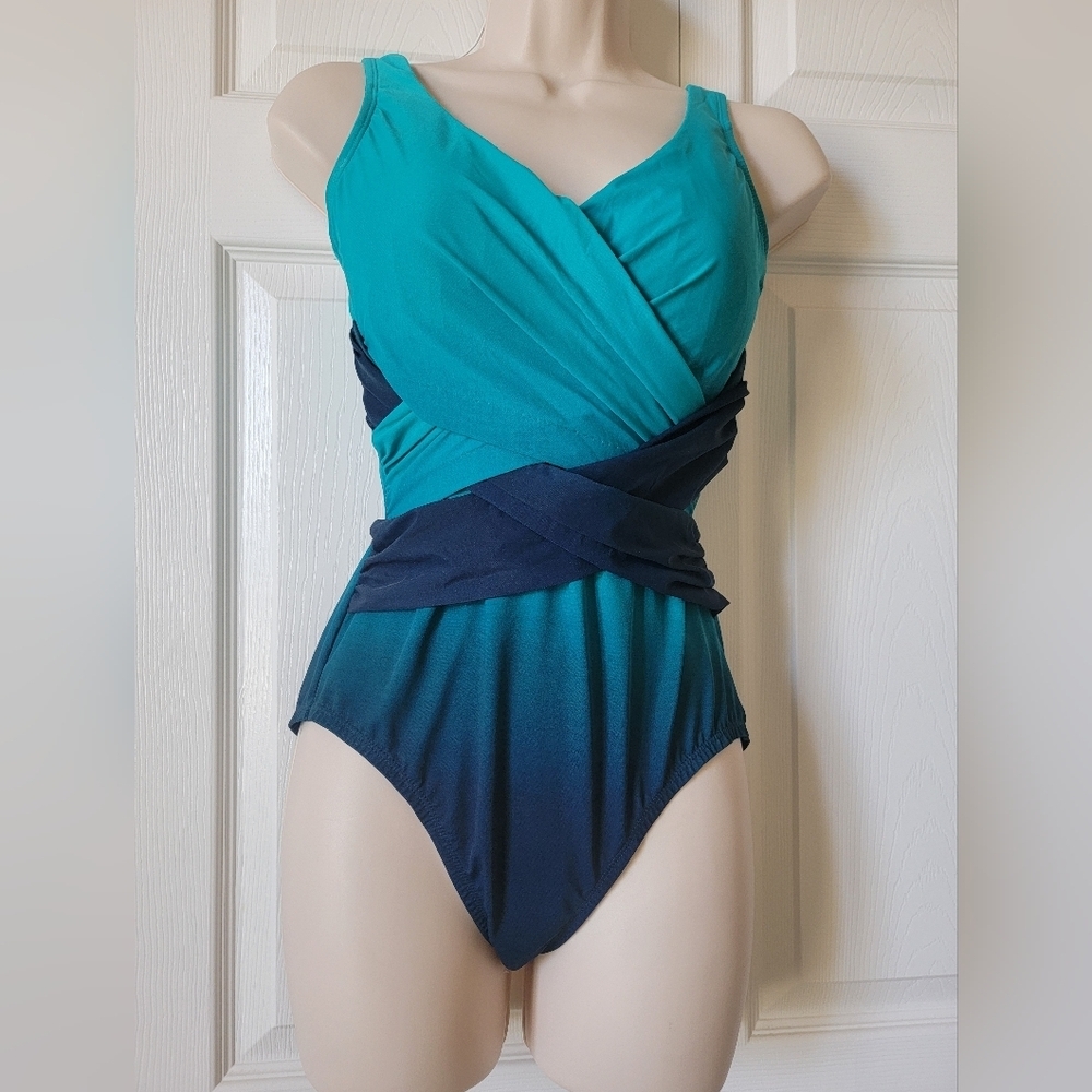 NWT - LANDS' END ONE PIECE BATHING SUIT (sz 6)‎